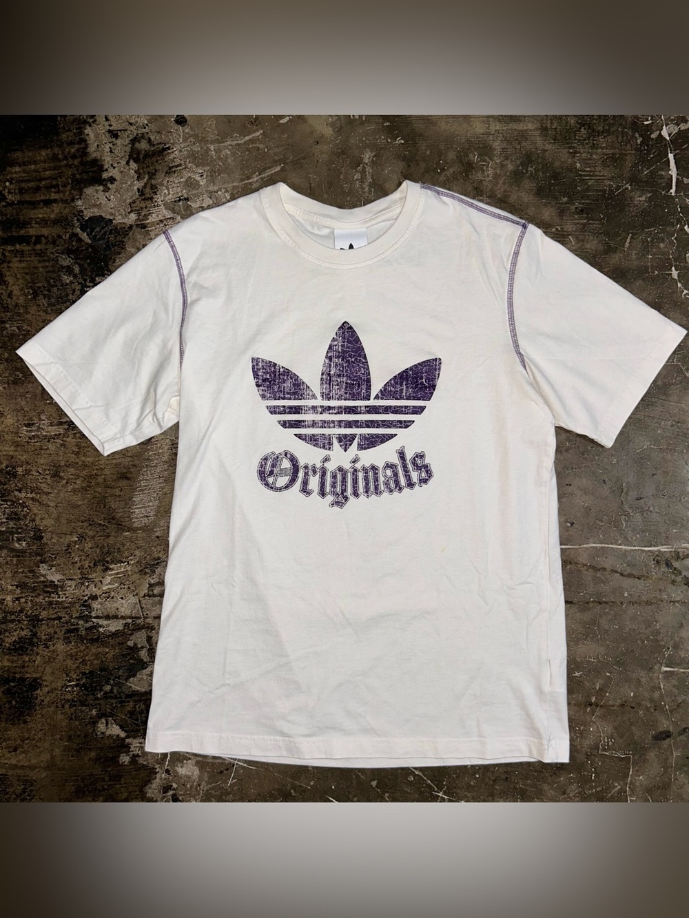 MEDIUM Adidas Distressed Graphic tee